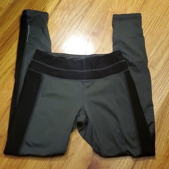 Reebok Gray and Black Leggings Size Small - Picture 1 of 5